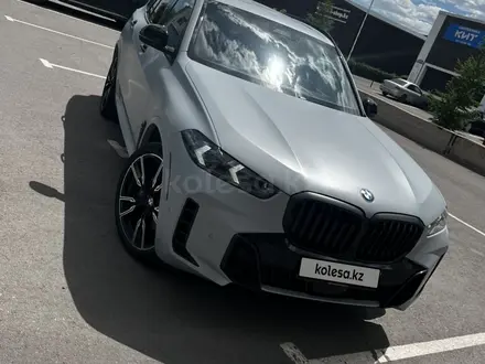 BMW X5 2023 года за 47 000 000 тг. в Караганда – фото 2
