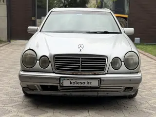 Mercedes-Benz E 240