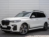 BMW X7 2021 года за 45 000 000 тг. в Астана