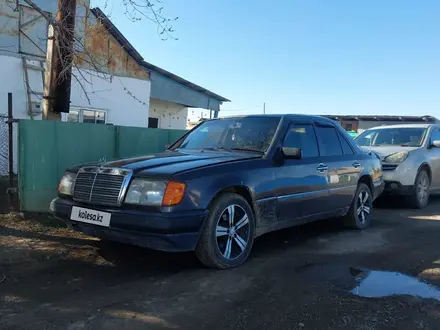 Mercedes-Benz E 230 1992 года за 1 600 000 тг. в Усть-Каменогорск