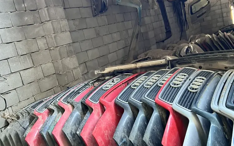 Audi A4, C5 капот за 26 000 тг. в Тараз