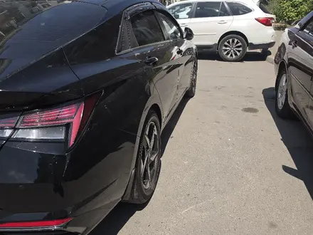 Hyundai Elantra 2022 года за 9 600 000 тг. в Алматы – фото 4