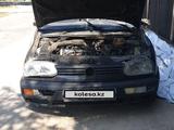 Volkswagen Golf 1994 года за 425 000 тг. в Алматы
