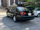 Volkswagen Jetta 2007 года за 2 850 000 тг. в Шымкент – фото 4