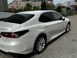 Toyota Camry 2023 года за 19 500 000 тг. в Алматы – фото 3
