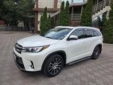 Toyota Highlander 2018 года за 22 700 000 тг. в Алматы