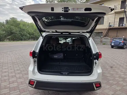 Toyota Highlander 2018 года за 22 700 000 тг. в Алматы – фото 29