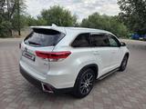Toyota Highlander 2018 года за 22 700 000 тг. в Алматы – фото 5