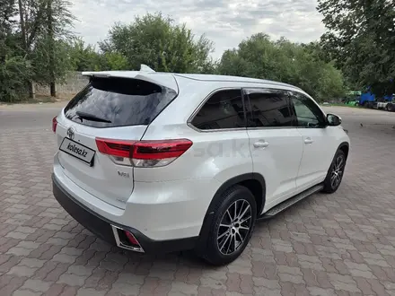 Toyota Highlander 2018 года за 22 700 000 тг. в Алматы – фото 5