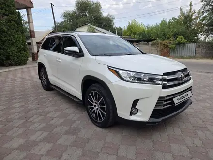 Toyota Highlander 2018 года за 22 700 000 тг. в Алматы – фото 7