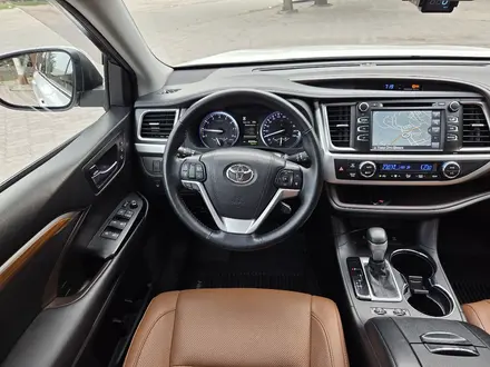 Toyota Highlander 2018 года за 22 700 000 тг. в Алматы – фото 9