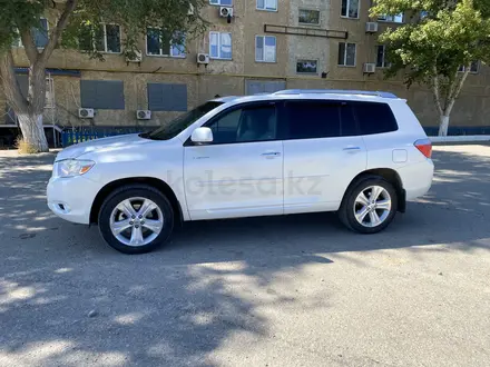 Toyota Highlander 2010 года за 10 500 000 тг. в Актобе – фото 3