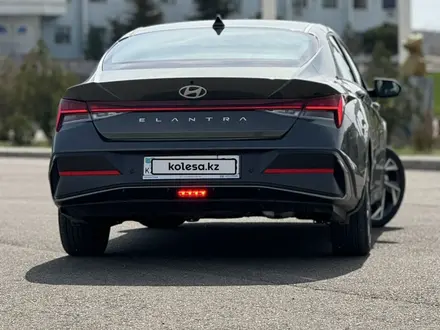 Hyundai Elantra 2023 года за 12 190 000 тг. в Тараз – фото 11