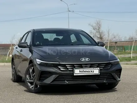 Hyundai Elantra 2023 года за 12 190 000 тг. в Тараз – фото 3