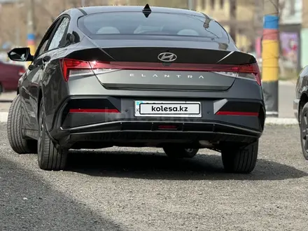 Hyundai Elantra 2023 года за 12 190 000 тг. в Тараз – фото 40