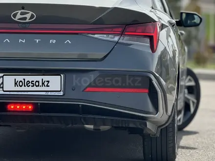 Hyundai Elantra 2023 года за 12 190 000 тг. в Тараз – фото 9