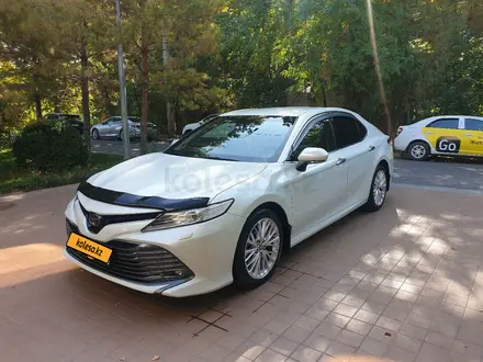 Toyota Camry 2020 года за 14 700 000 тг. в Шымкент – фото 3