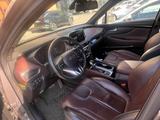 Hyundai Santa Fe 2018 годаүшін13 500 000 тг. в Астана – фото 2