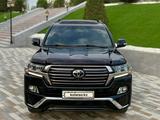 Toyota Land Cruiser 2017 года за 36 000 000 тг. в Шымкент