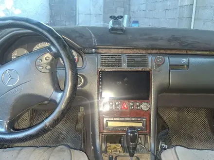Mercedes-Benz E 320 2002 года за 5 500 000 тг. в Шымкент – фото 3