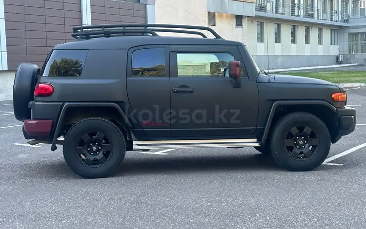 Toyota FJ Cruiser 2007 годаүшін13 000 000 тг. в Алматы