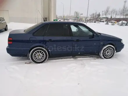 Volkswagen Passat 1994 года за 2 100 000 тг. в Астана – фото 19