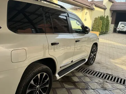 Toyota Land Cruiser 2018 года за 41 000 000 тг. в Алматы – фото 4