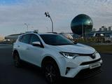 Toyota RAV4 2018 года за 9 700 000 тг. в Астана – фото 4