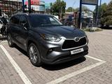 Toyota Highlander 2022 года за 26 300 000 тг. в Алматы