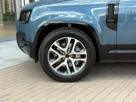 Land Rover Defender X-Dynamic SE 2026 года за 74 381 000 тг. в Алматы – фото 13
