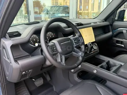 Land Rover Defender X-Dynamic SE 2026 года за 74 381 000 тг. в Алматы – фото 8