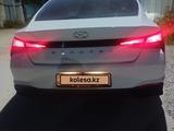 Hyundai Elantra 2022 годаүшін9 500 000 тг. в Алматы