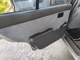 Mazda 323 1992 годаүшін2 100 000 тг. в Шымкент – фото 4