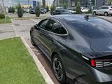 Hyundai Sonata 2025 года за 15 350 000 тг. в Алматы – фото 4