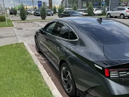 Hyundai Sonata 2025 года за 15 350 000 тг. в Алматы – фото 4