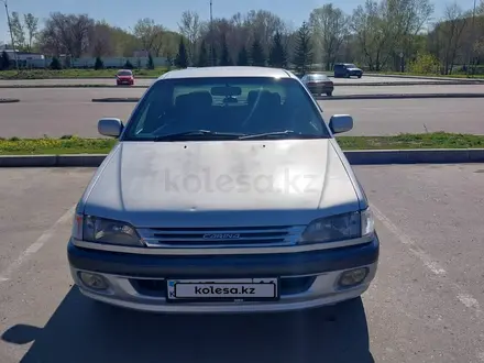 Toyota Carina 1997 года за 2 700 000 тг. в Усть-Каменогорск – фото 2