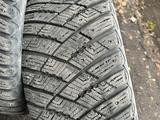Резина зимняя Good Year шипы за 75 000 тг. в Караганда