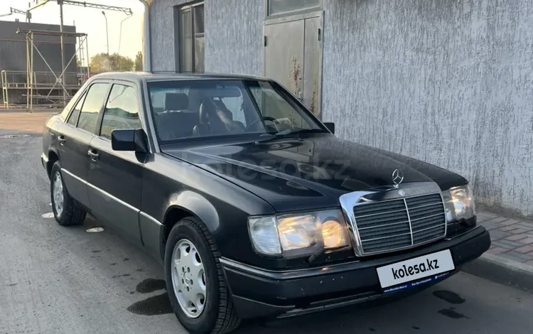 Mercedes-Benz E 220 1990 года за 2 000 000 тг. в Алматы