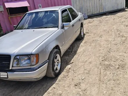 Mercedes-Benz E 280 1994 года за 1 800 000 тг. в Алматы