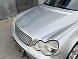 Mercedes-Benz C 320 2001 года за 3 500 000 тг. в Шымкент – фото 4