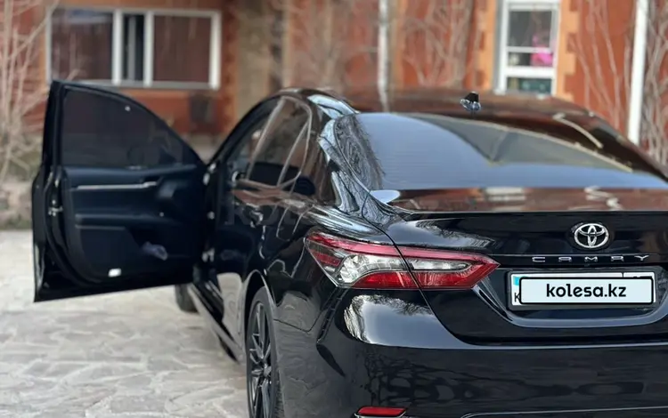 Toyota Camry 2022 года за 17 000 000 тг. в Шымкент