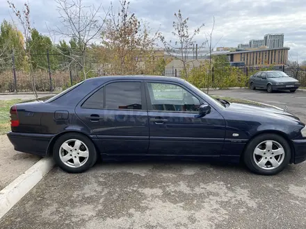 Mercedes-Benz C 220 1995 года за 3 600 000 тг. в Астана – фото 8