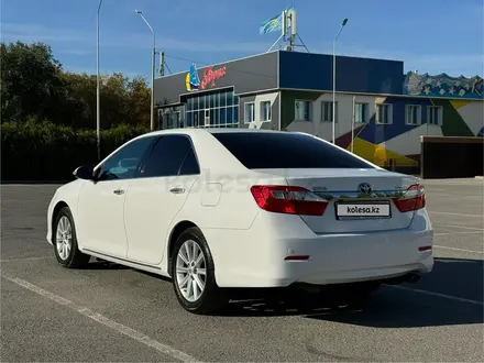 Toyota Camry 2013 года за 9 400 000 тг. в Актобе – фото 4