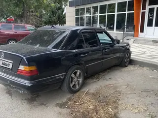 Mercedes-Benz E-Class, 1993