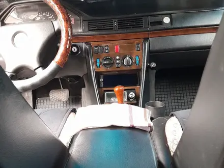 Mercedes-Benz E 230 1992 года за 2 650 000 тг. в Алматы – фото 11