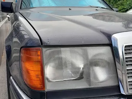 Mercedes-Benz E 230 1992 года за 2 650 000 тг. в Алматы – фото 5