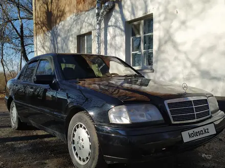 Mercedes-Benz C 180 1995 года за 2 450 000 тг. в Караганда – фото 4