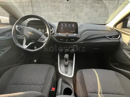 Chevrolet Onix 2025 года за 6 390 000 тг. в Алматы – фото 11