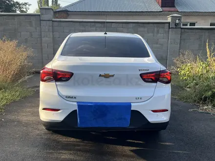 Chevrolet Onix 2025 года за 6 390 000 тг. в Алматы – фото 4
