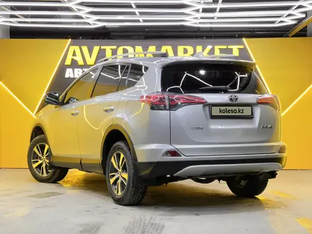 Toyota RAV4 2017 года за 11 650 000 тг. в Астана – фото 4